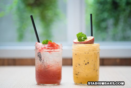 Perbandingan Menu Minuman Mocktail serta Cocktail